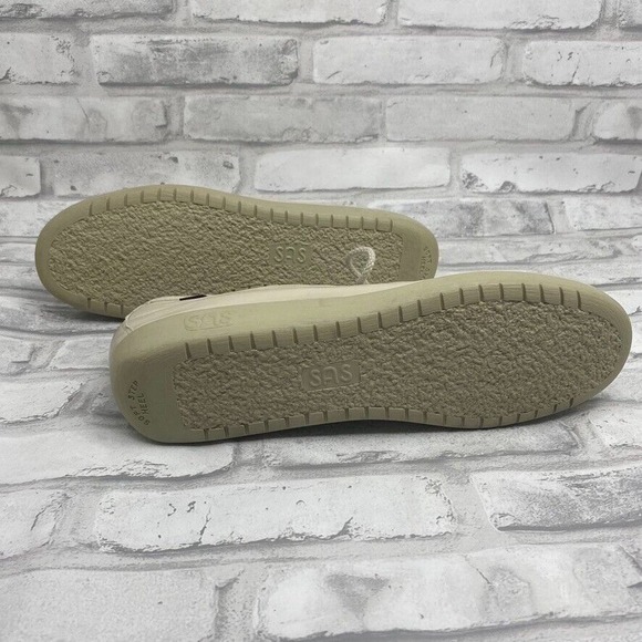 SAS Women's Oxford Walking Shoe (Bone) - Picture 8 of 10